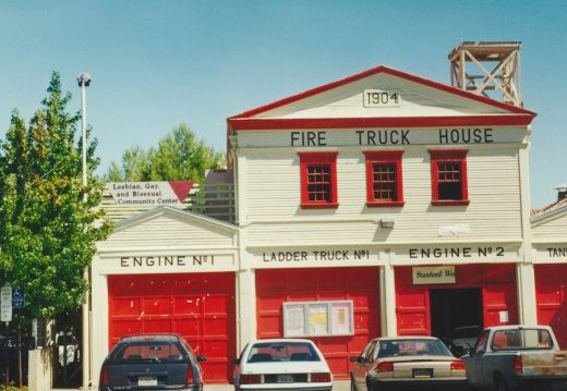 072-fire truck house