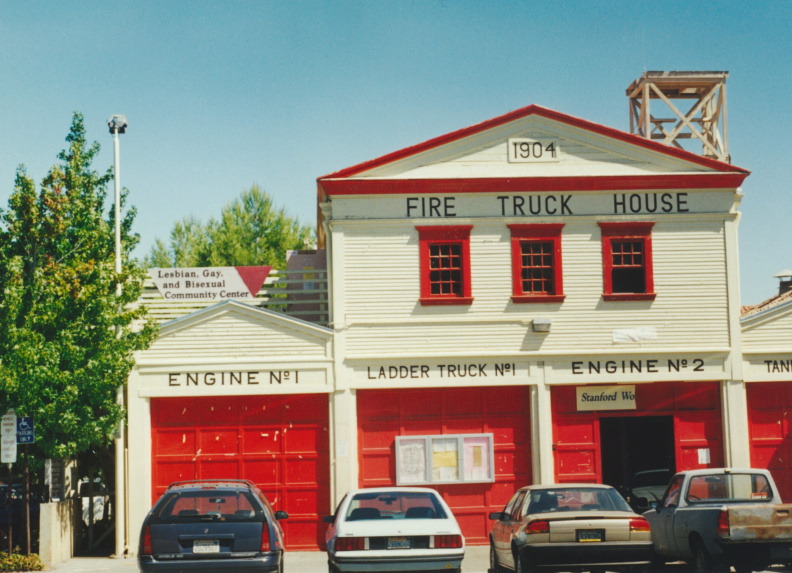 072-fire_truck_house.jpg