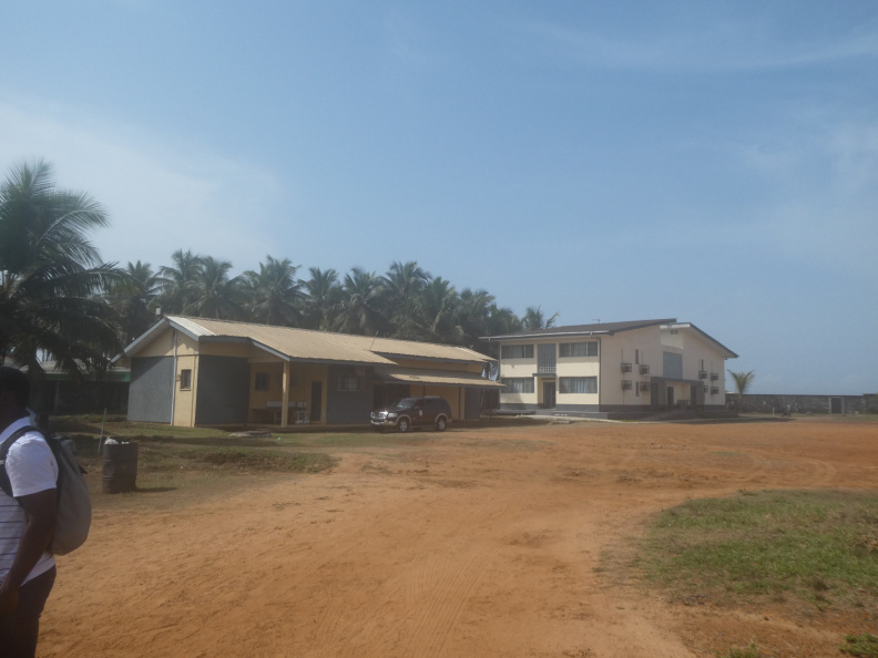 University_of_Liberia-Medical_School_P1000439.JPG